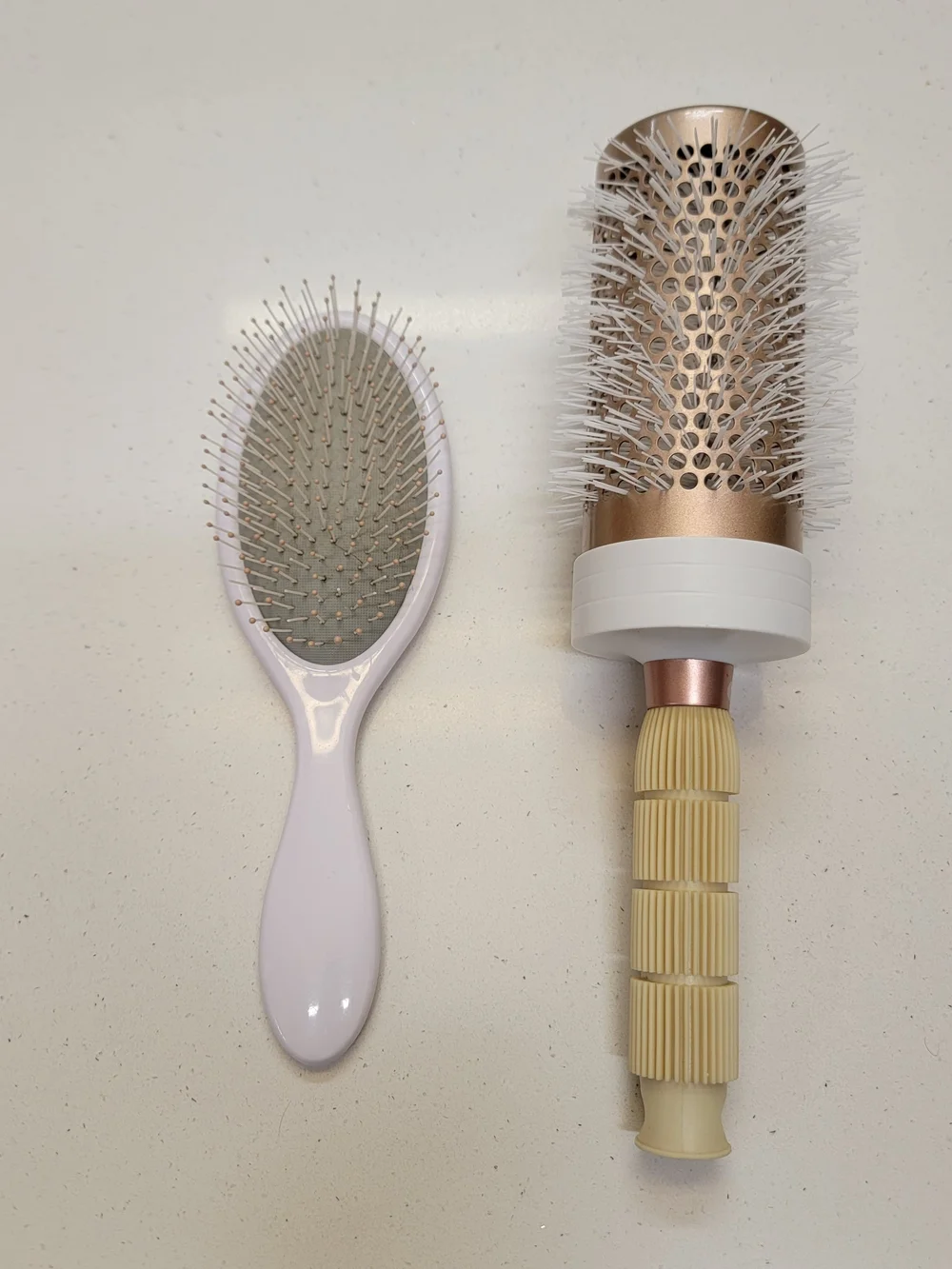 T3 Round Vent Brush in Gold and White